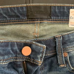 Barely worn Buckle Black 25x34 straight jean! Long!